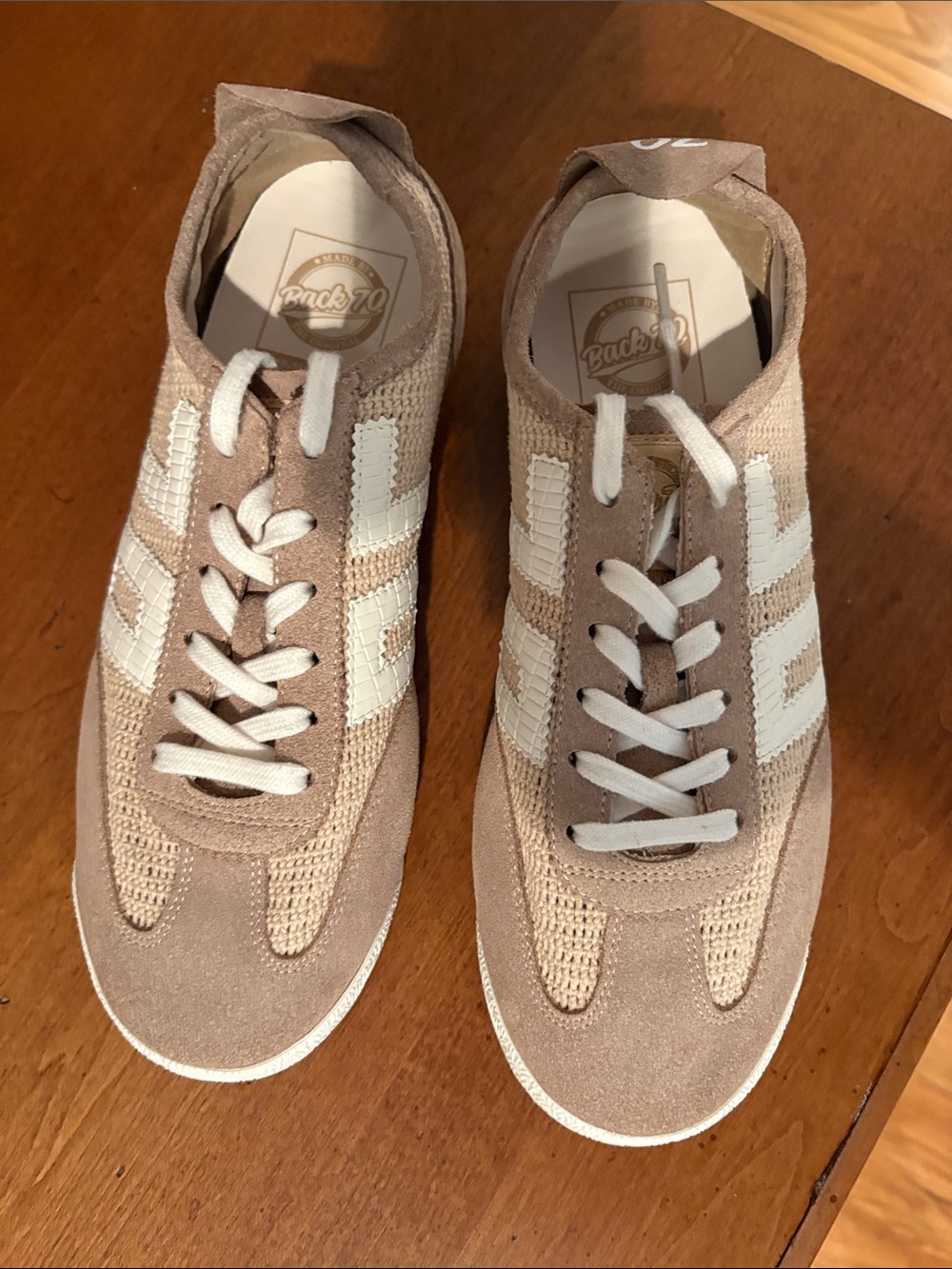 Back 70 Women’s Beige Retro  Sneakers with White Stripes 7.5